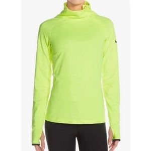 Nike Dri-Fit Moisture-wicking fabric - size s